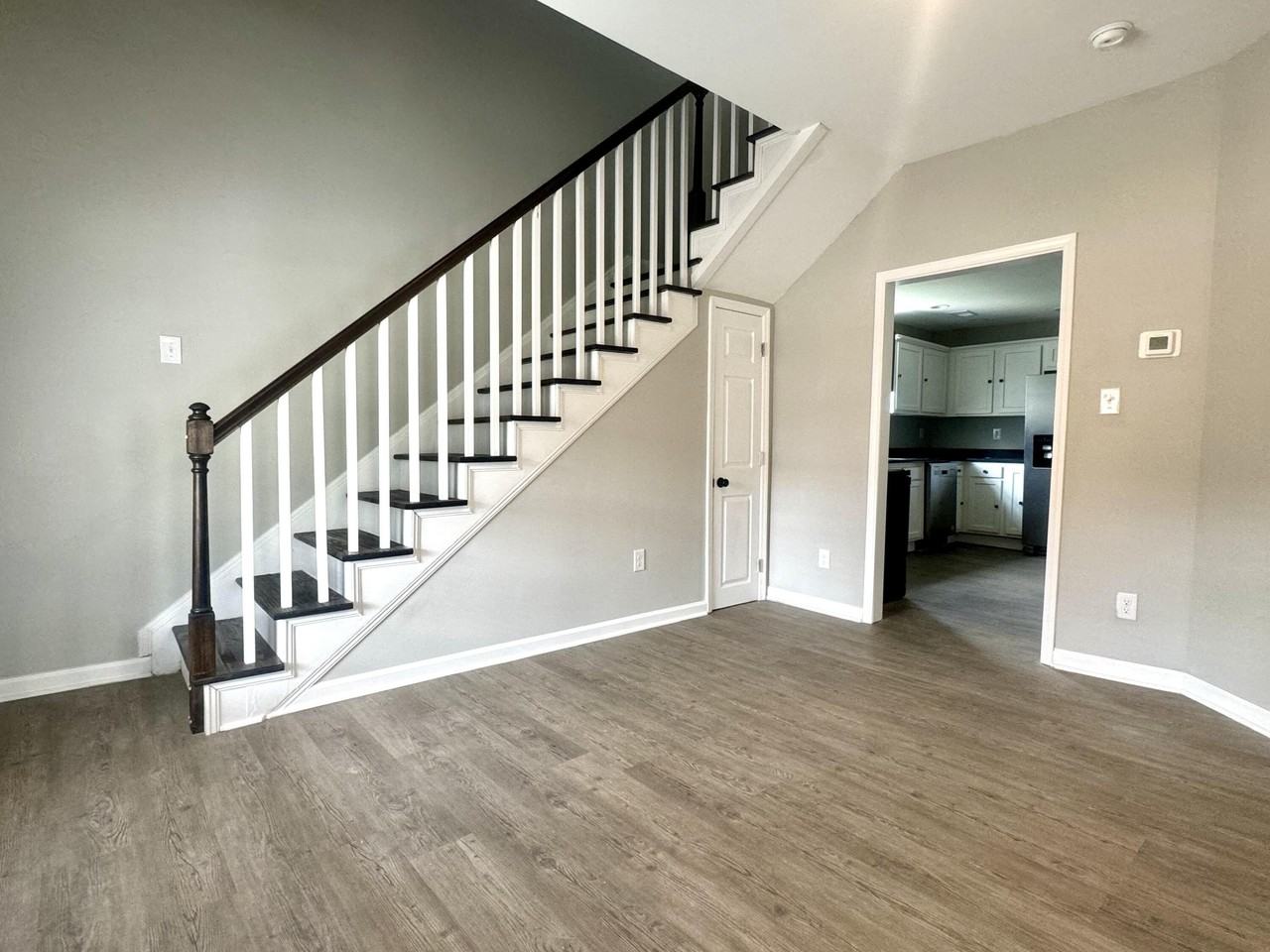 128 Parrish Ave - Photo 3 of 24