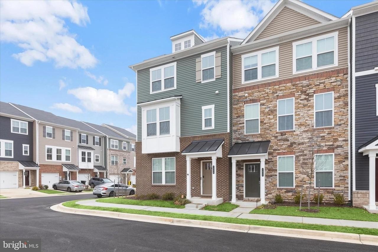 1624 Aster Ln - Photo 4 of 47