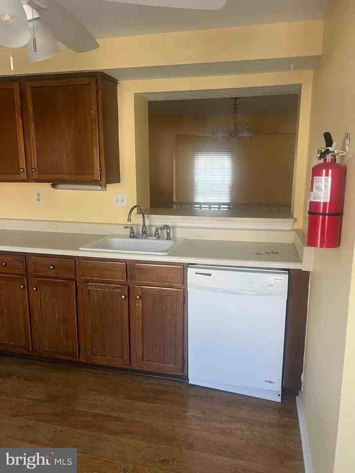 89 Dorchester Cir - Photo 7 of 38