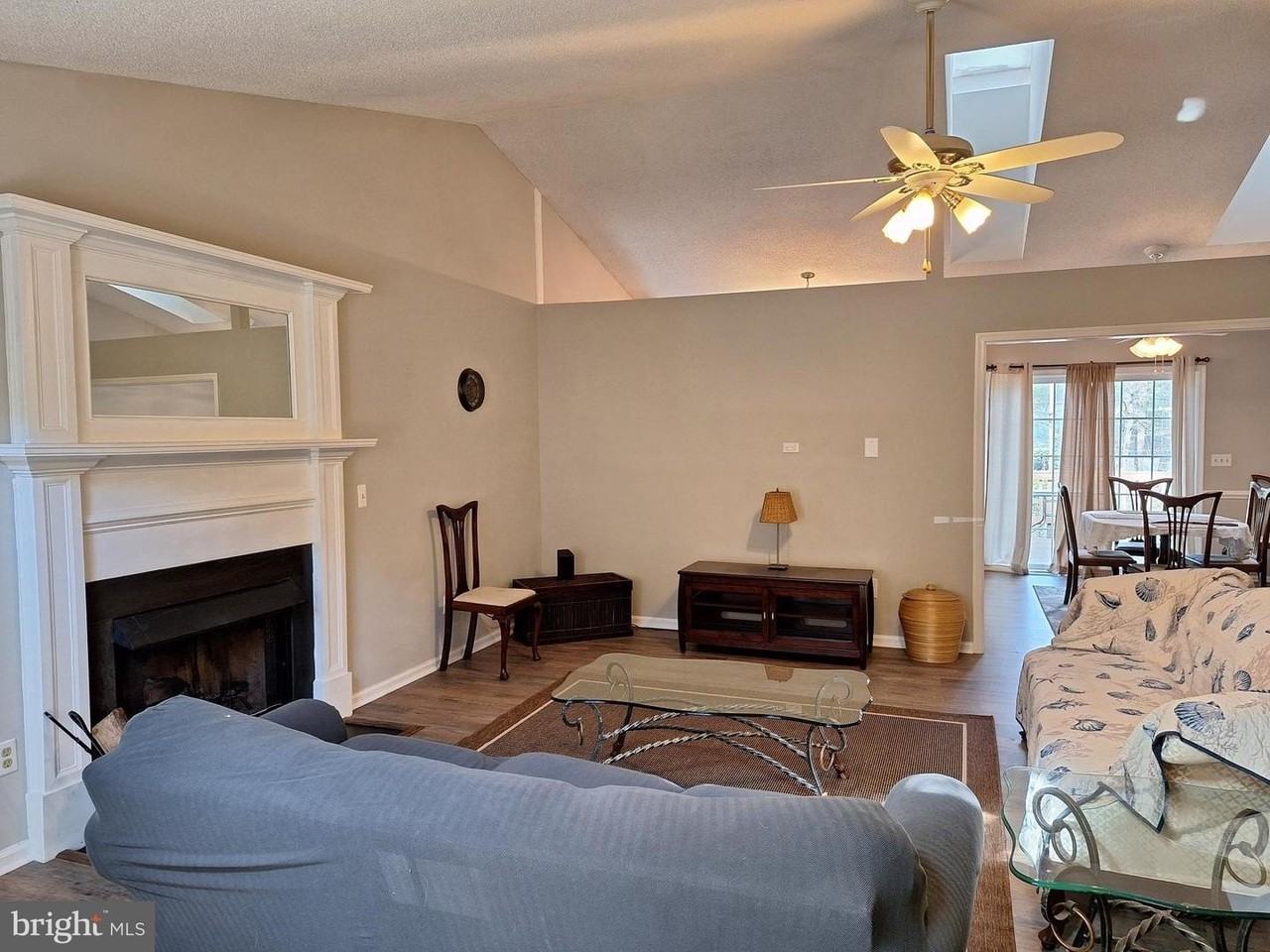 12 Albano Ct - Photo 5 of 47