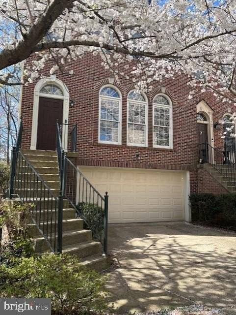 2792 Thaxton Ln - Photo 2 of 21