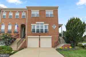 featured image of 981 Herons Run Ln