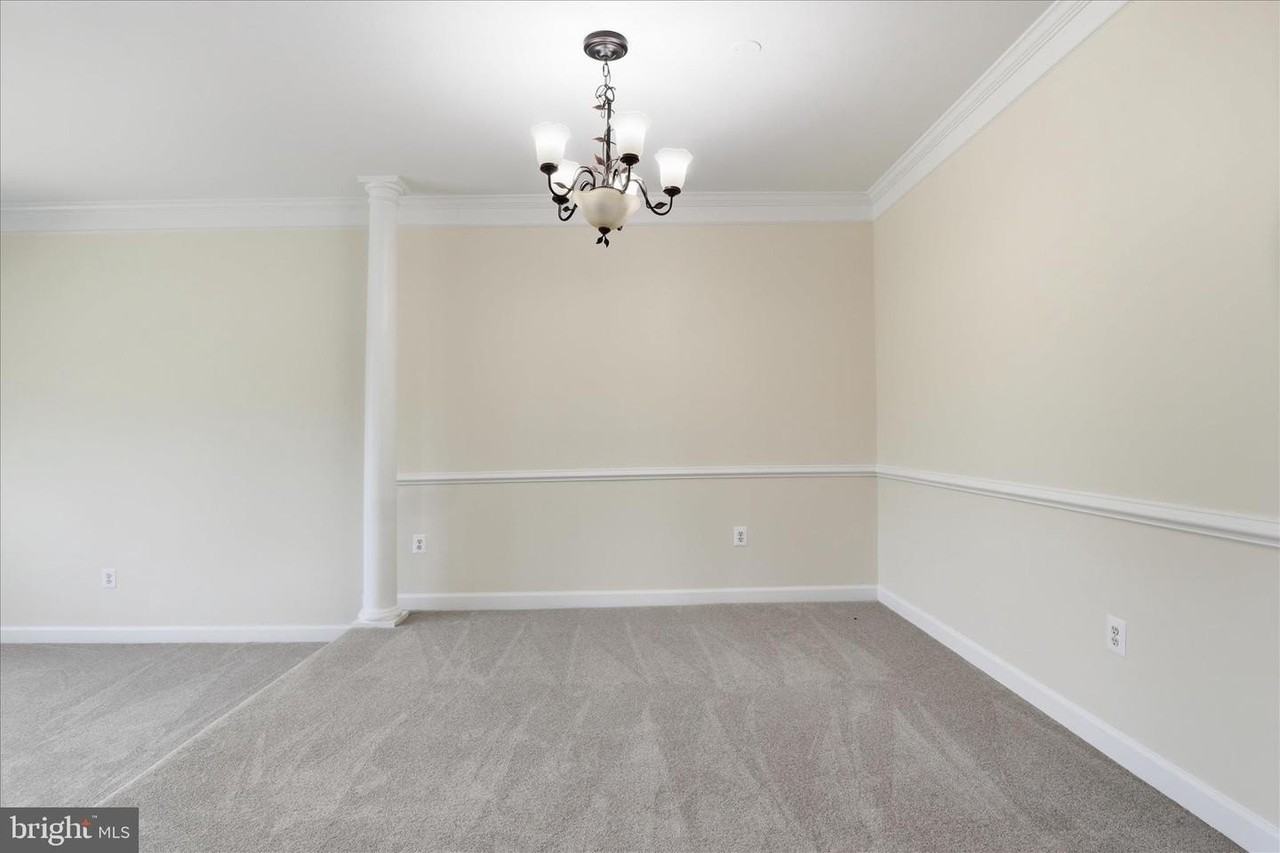 981 Herons Run Ln - Photo 5 of 42