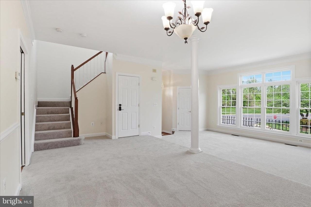 981 Herons Run Ln - Photo 6 of 42