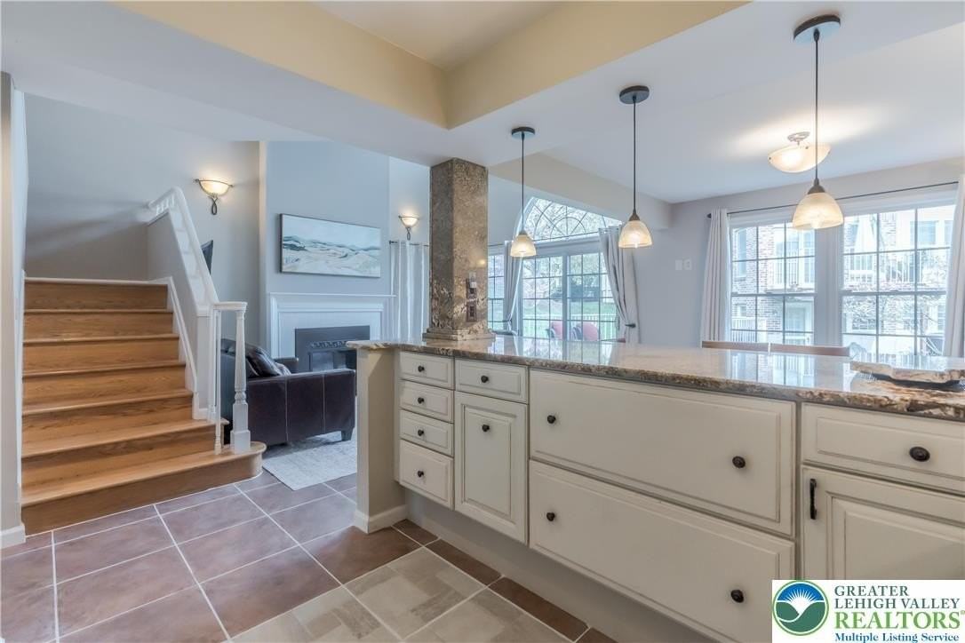 3418 Park Pl - Photo 5 of 50