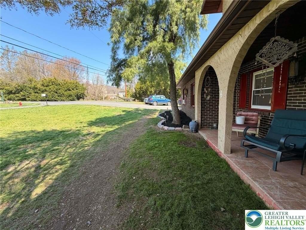 1170 Oakhurst Dr - Photo 3 of 24