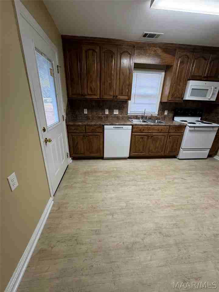 3321 Branch St - Photo 7 of 19