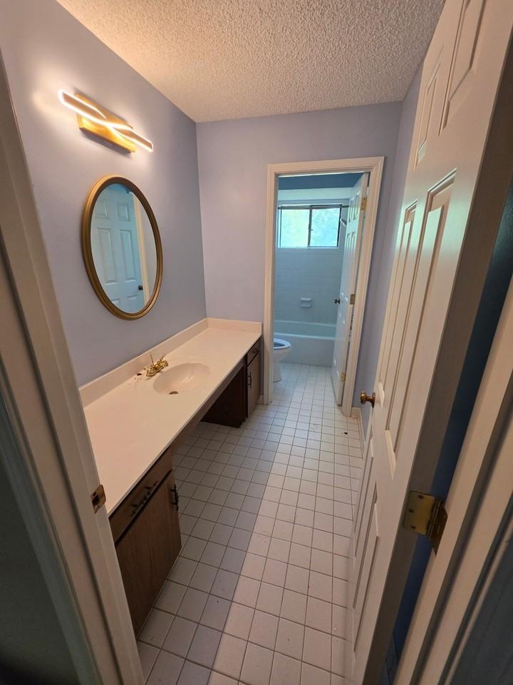 4580 Shadowlawn Rd - Photo 4 of 33