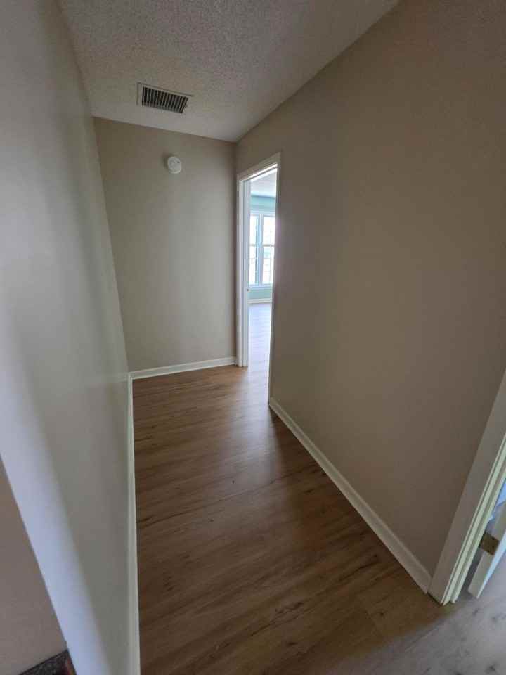 4580 Shadowlawn Rd - Photo 7 of 33