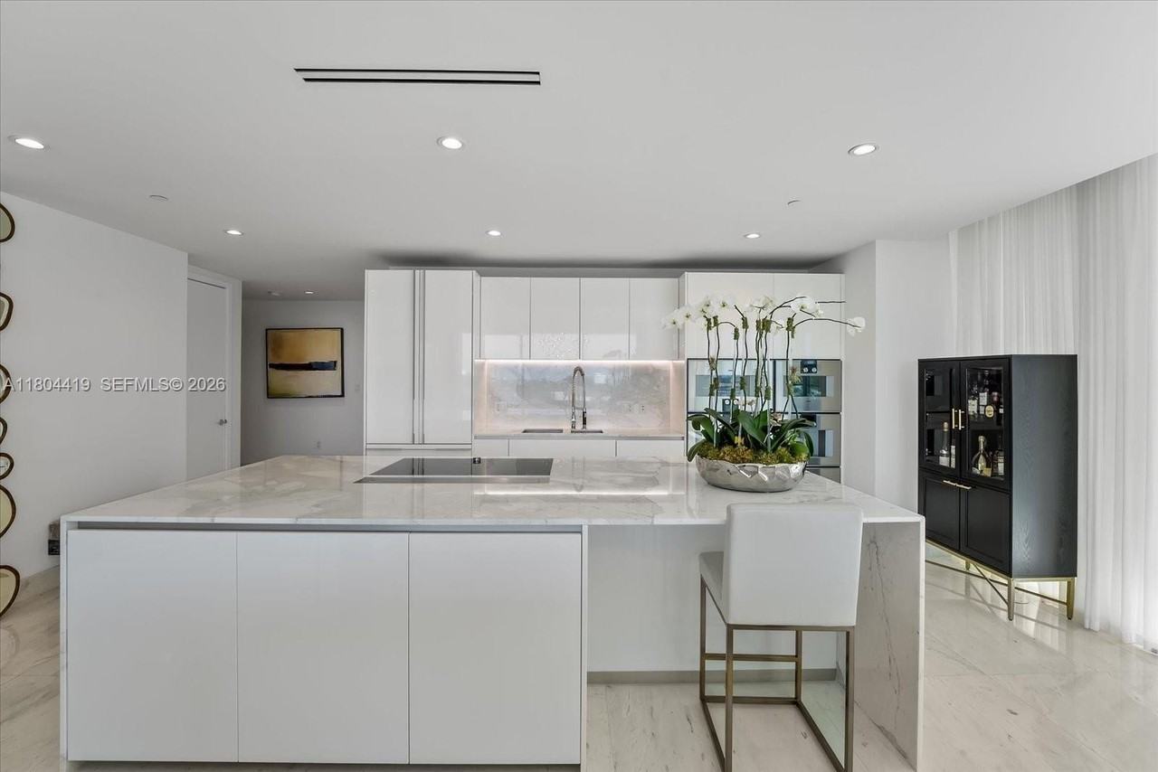 10201 Collins Ave #511 - Photo 7 of 20