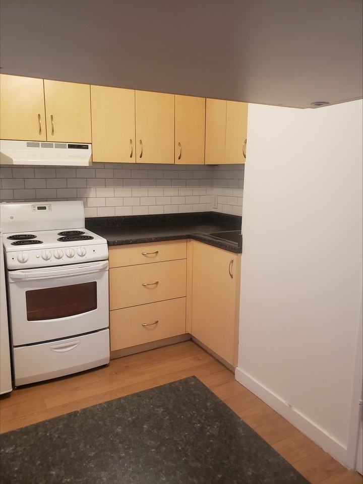 646 Admirals Rd #22 - Photo 4 of 10