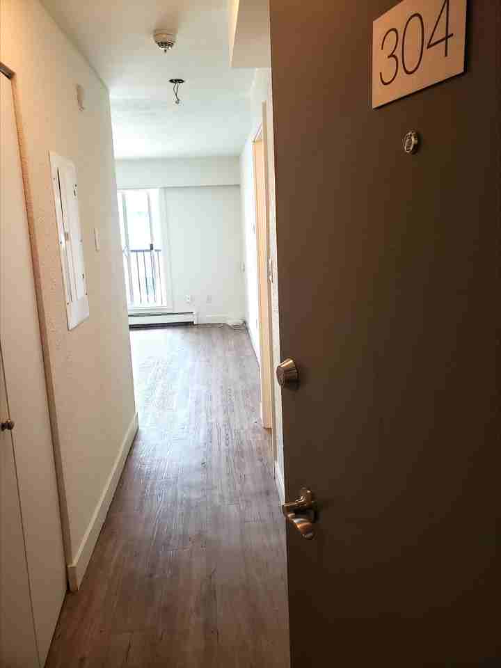 2626 Cook Stunit 304 #304 - Photo 2 of 8