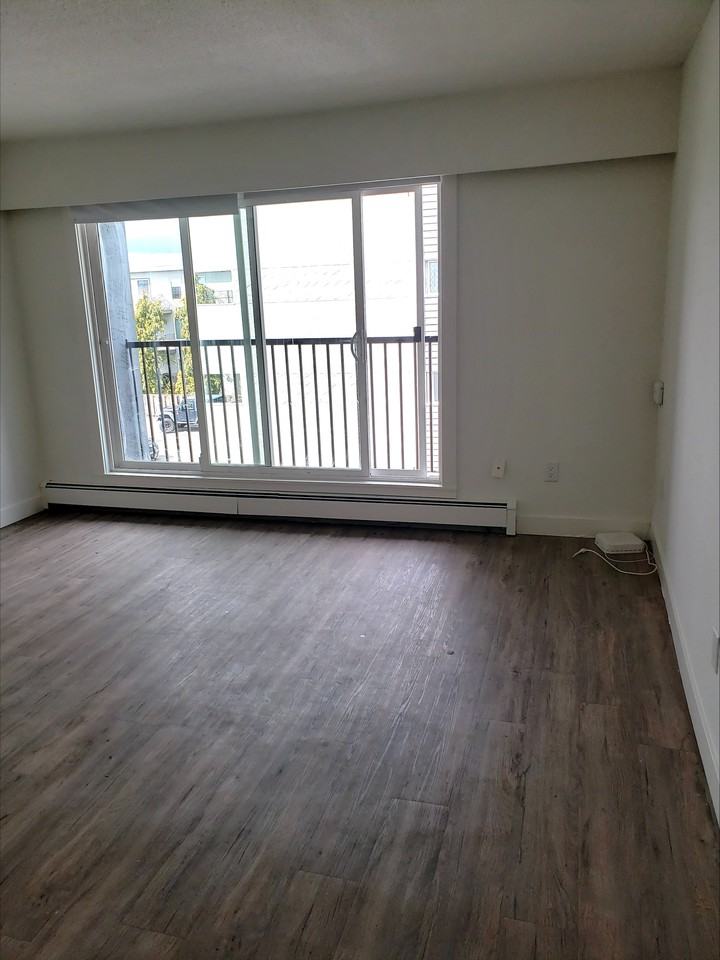 2626 Cook Stunit 304 #304 - Photo 3 of 8