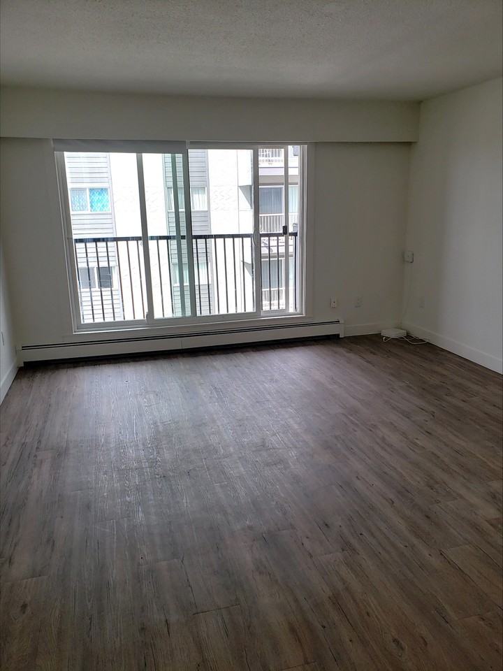 2626 Cook Stunit 304 #304 - Photo 4 of 8