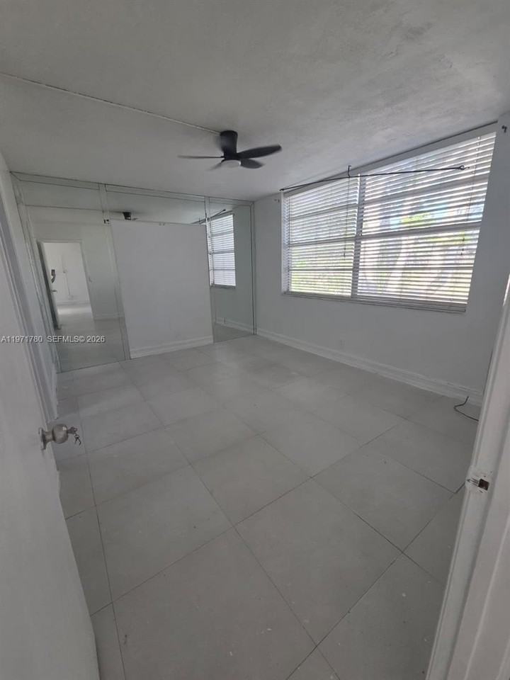 1020 Nw 80th Ave #203 - Photo 7 of 12