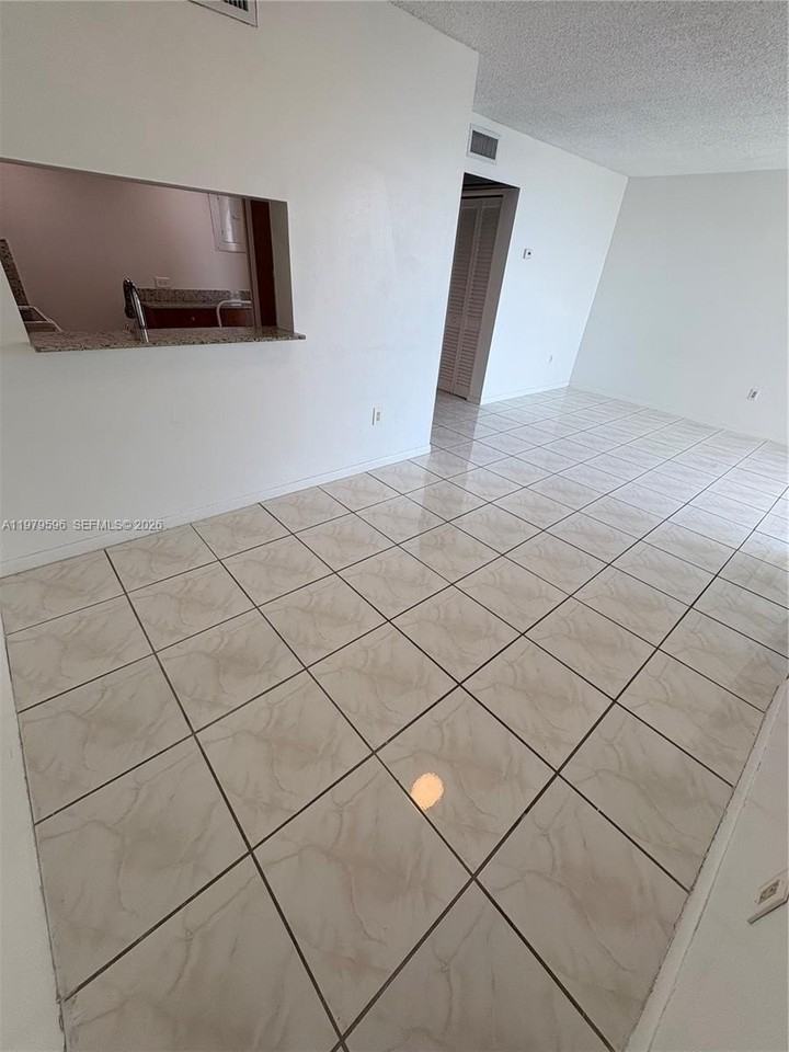 11800 Sw 18th St #517-4 - Photo 4 of 22
