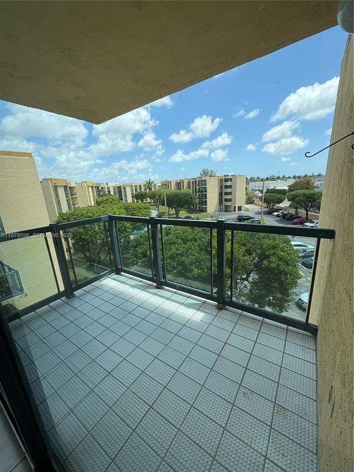 11800 Sw 18th St #517-4 - Photo 5 of 22