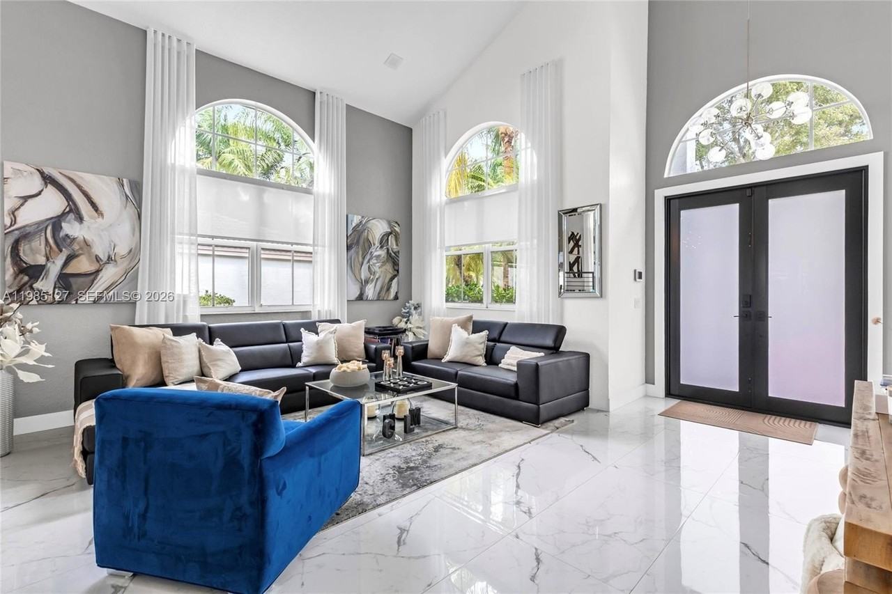 4904 Sw 166th Ave - Photo 3 of 37