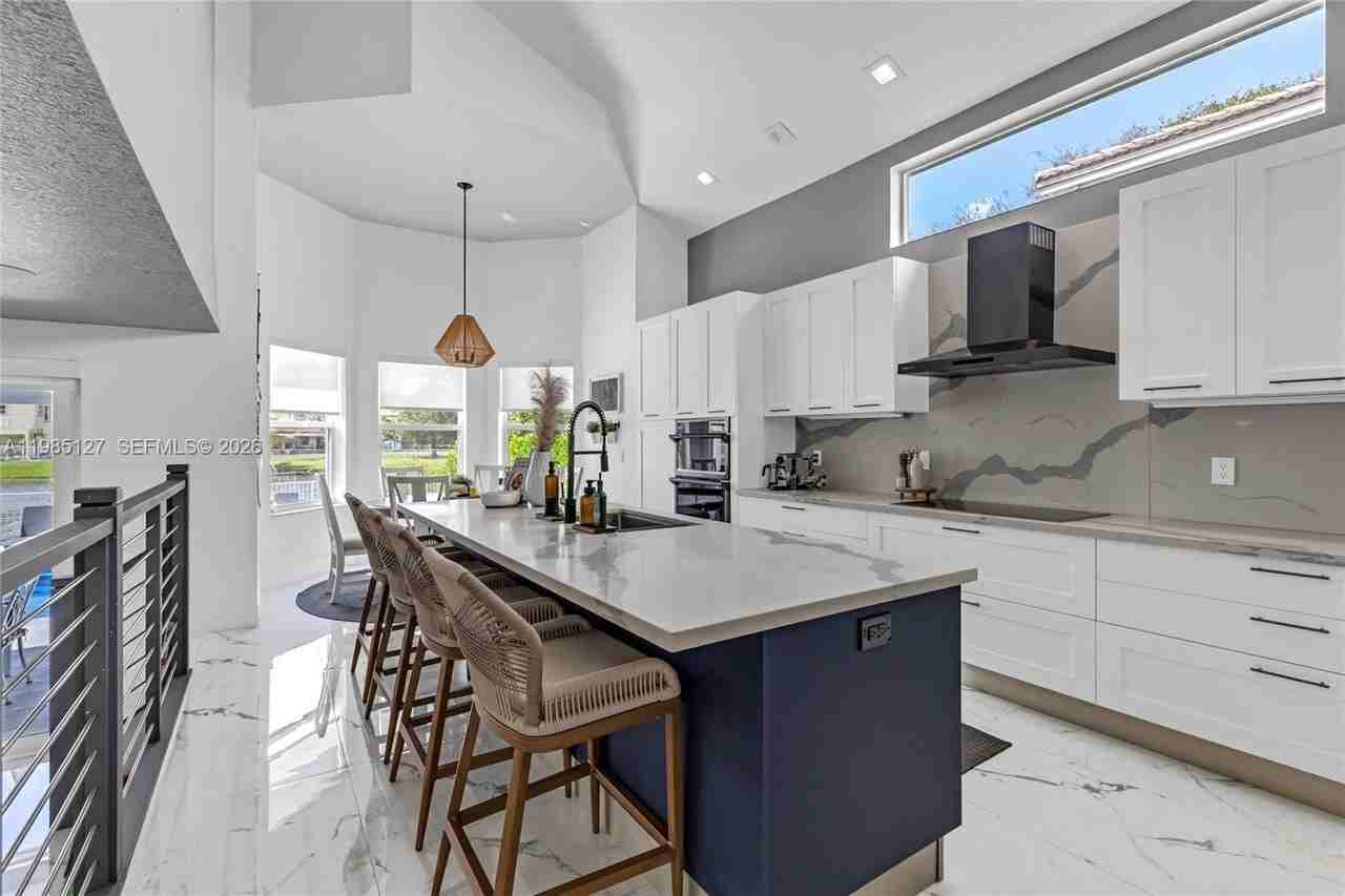 4904 Sw 166th Ave - Photo 6 of 37