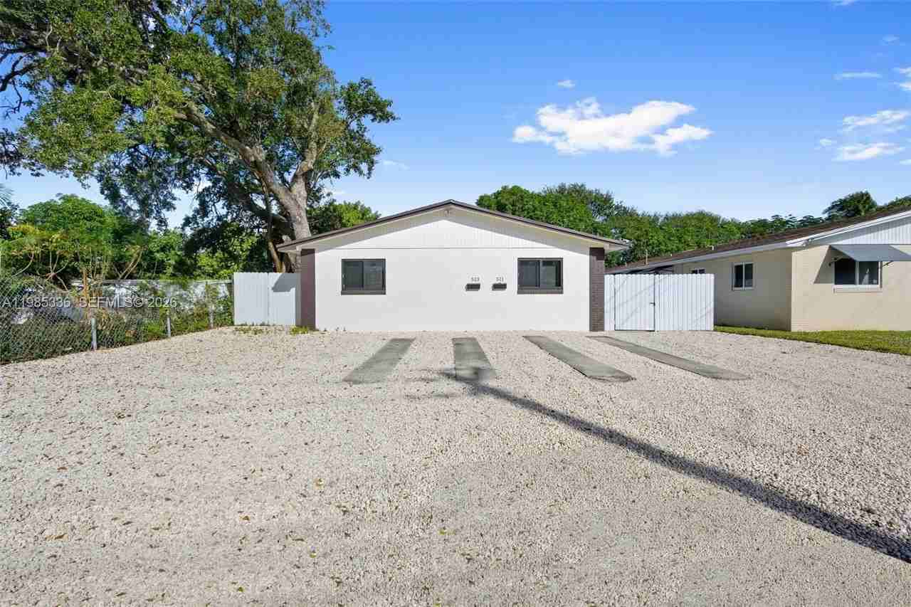 511 Nw 93rd St #511 - Photo 2 of 21