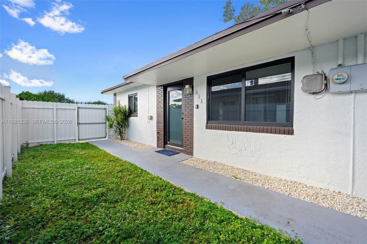 511 Nw 93rd St #511 - Photo 3 of 21