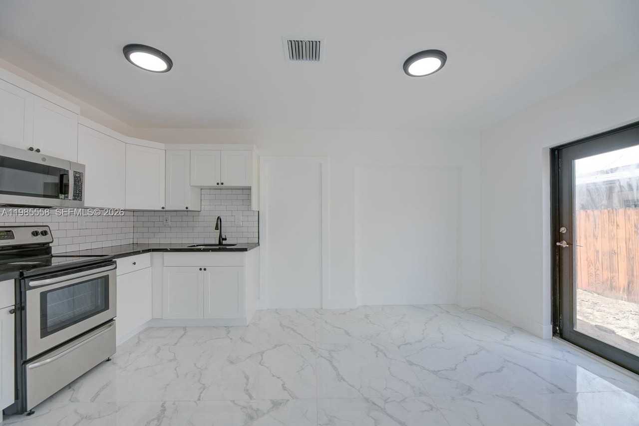 650 E 65th St #1 - Photo 6 of 18