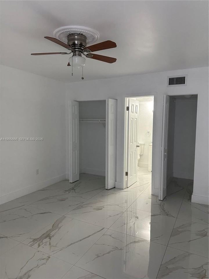4713 Nw 7th St #406-1 - Photo 7 of 20