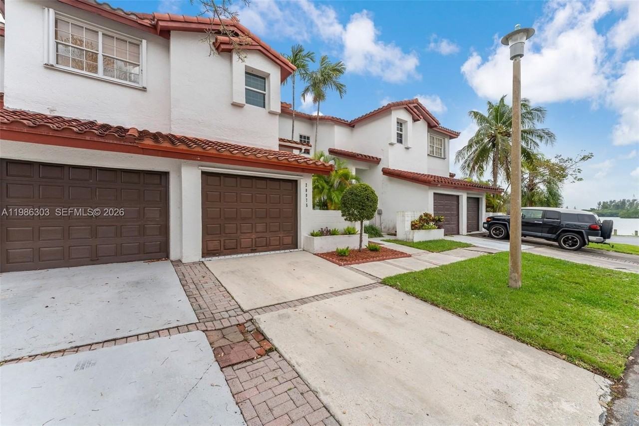 20975 Sw 84th Ave #20975 - Photo 3 of 44
