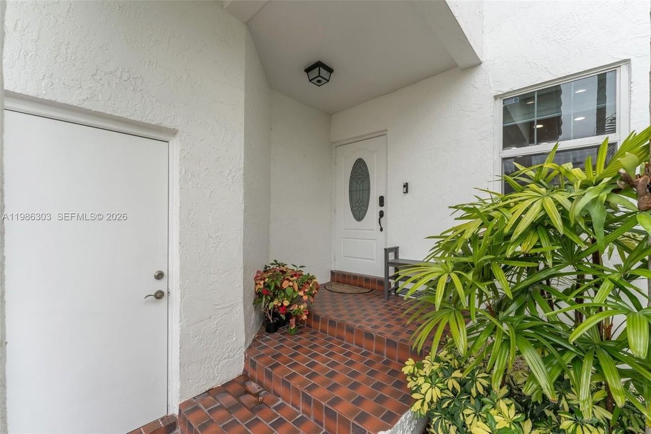 20975 Sw 84th Ave #20975 - Photo 4 of 44