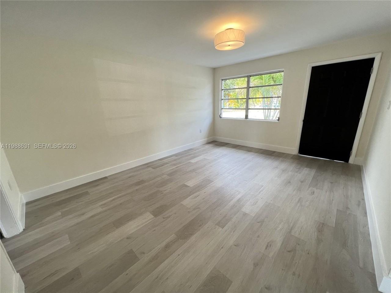 3102 Sw 10th St #3102 - Photo 2 of 15