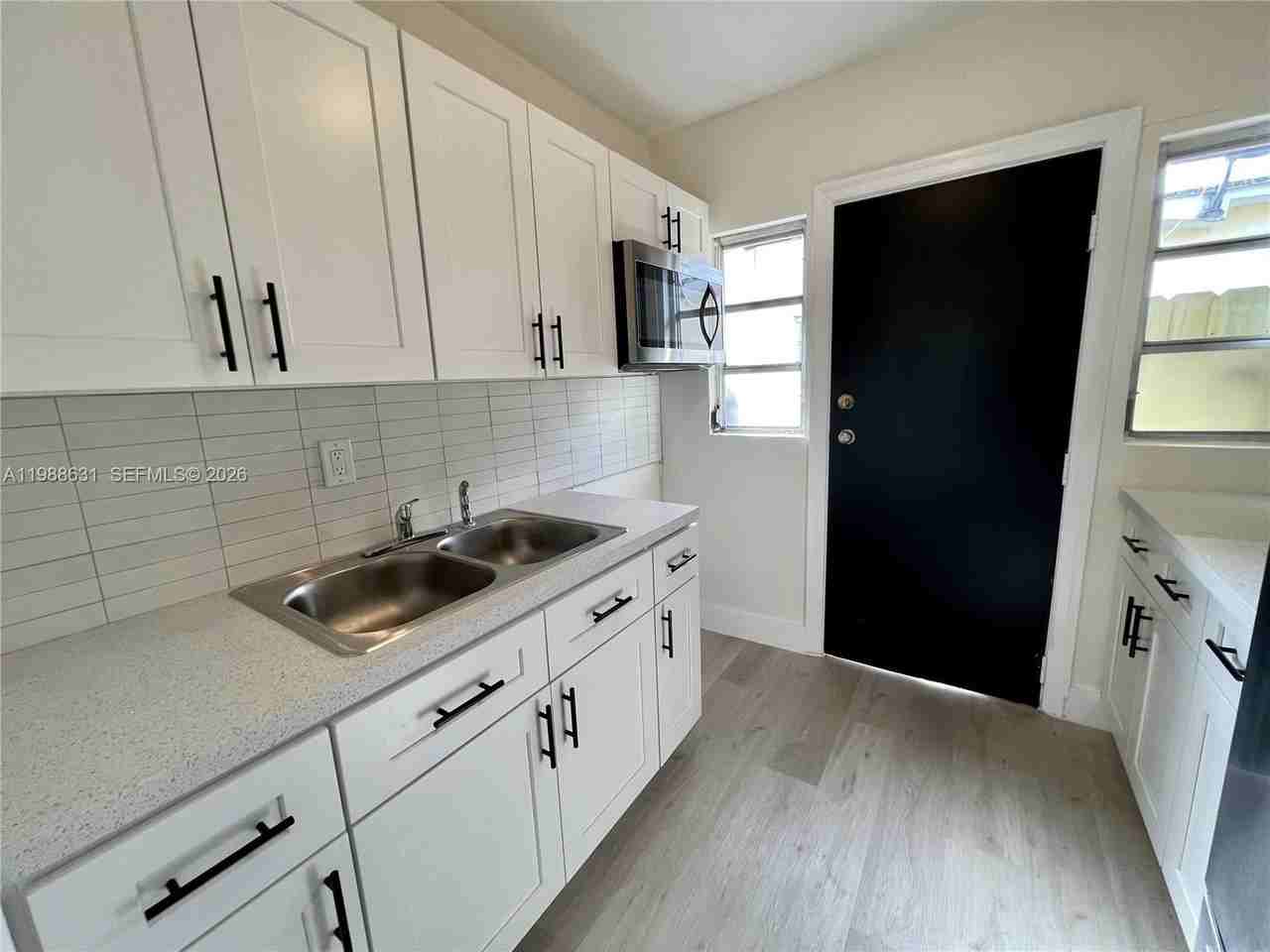 3102 Sw 10th St #3102 - Photo 7 of 15