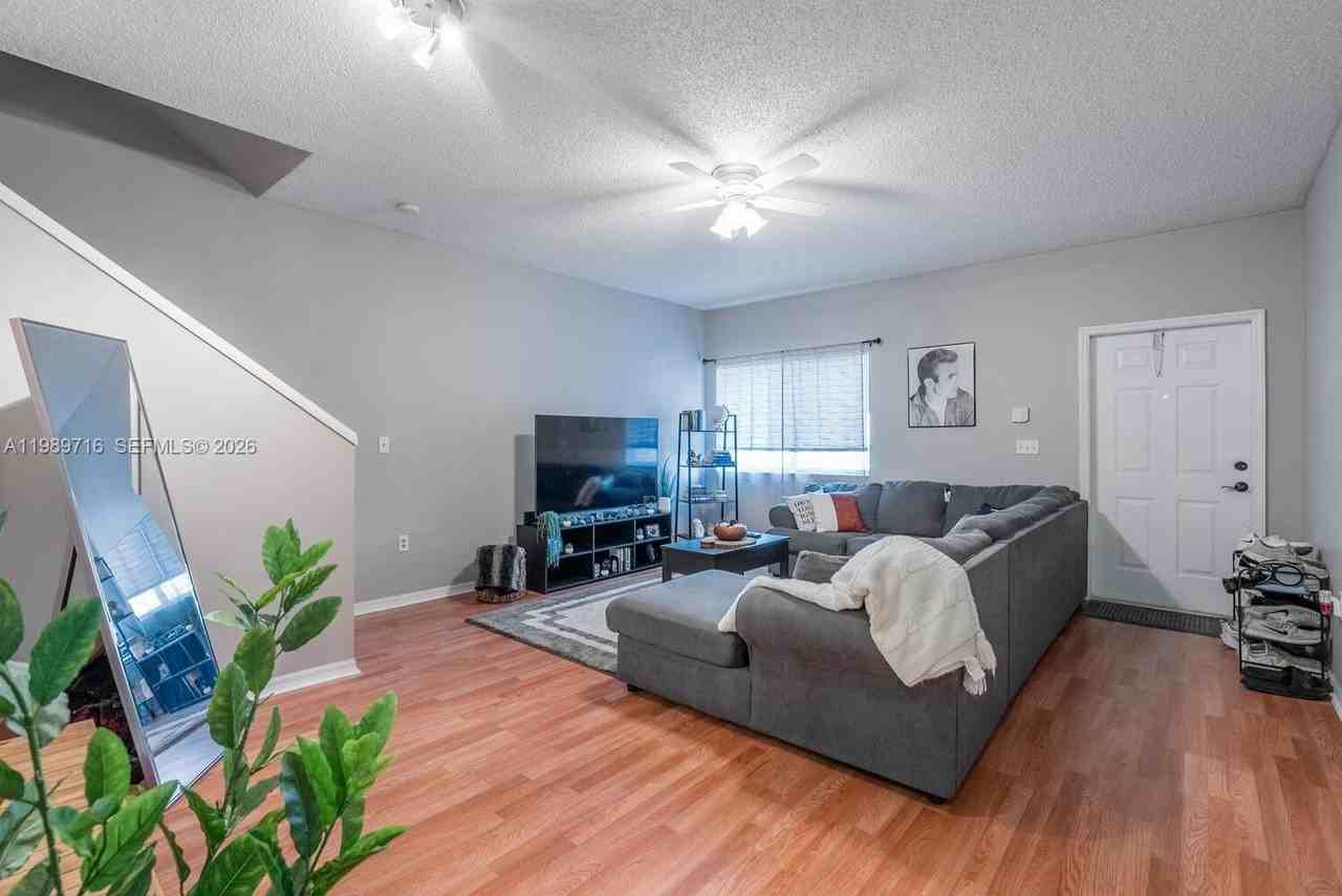 2203 Se 23rd Ter #2203 - Photo 4 of 17