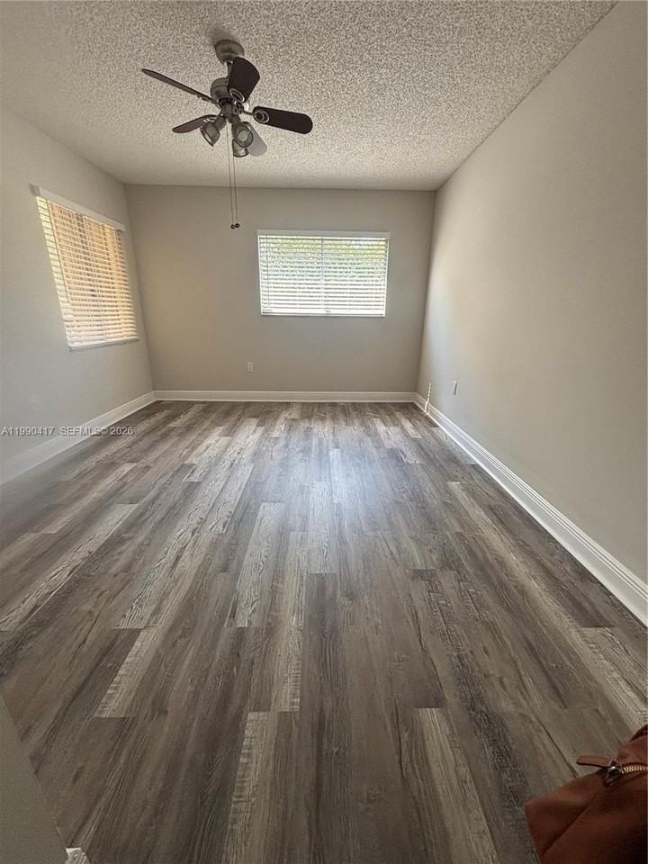 1650 Sw 124th Ter #303D - Photo 5 of 9