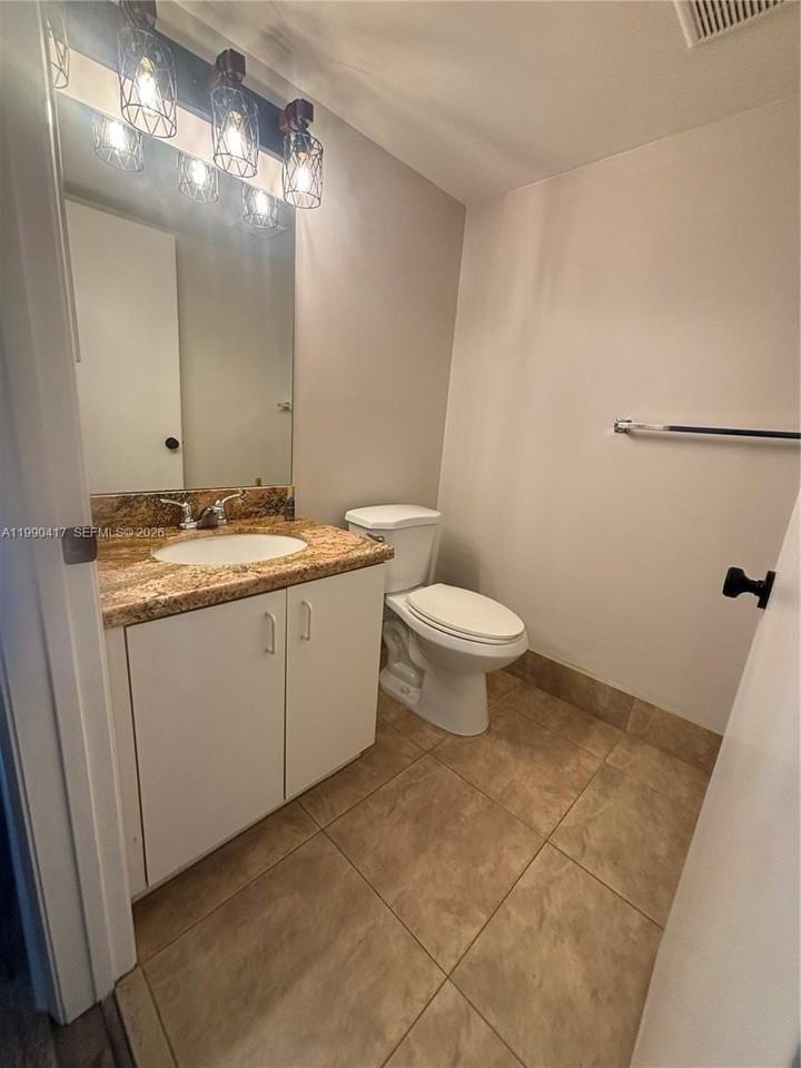 1650 Sw 124th Ter #303D - Photo 6 of 9