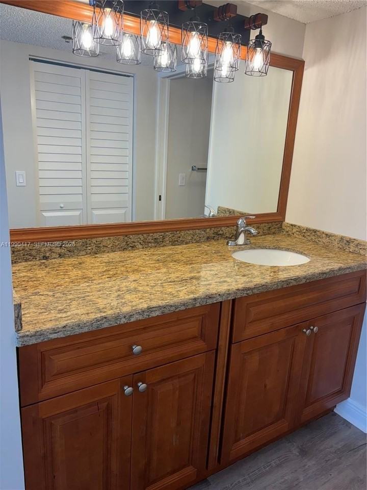 1650 Sw 124th Ter #303D - Photo 7 of 9