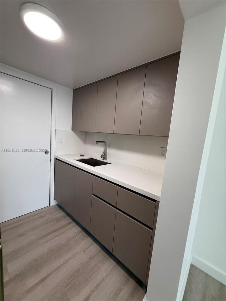 7251 Sw 82nd St #15 - Photo 3 of 15