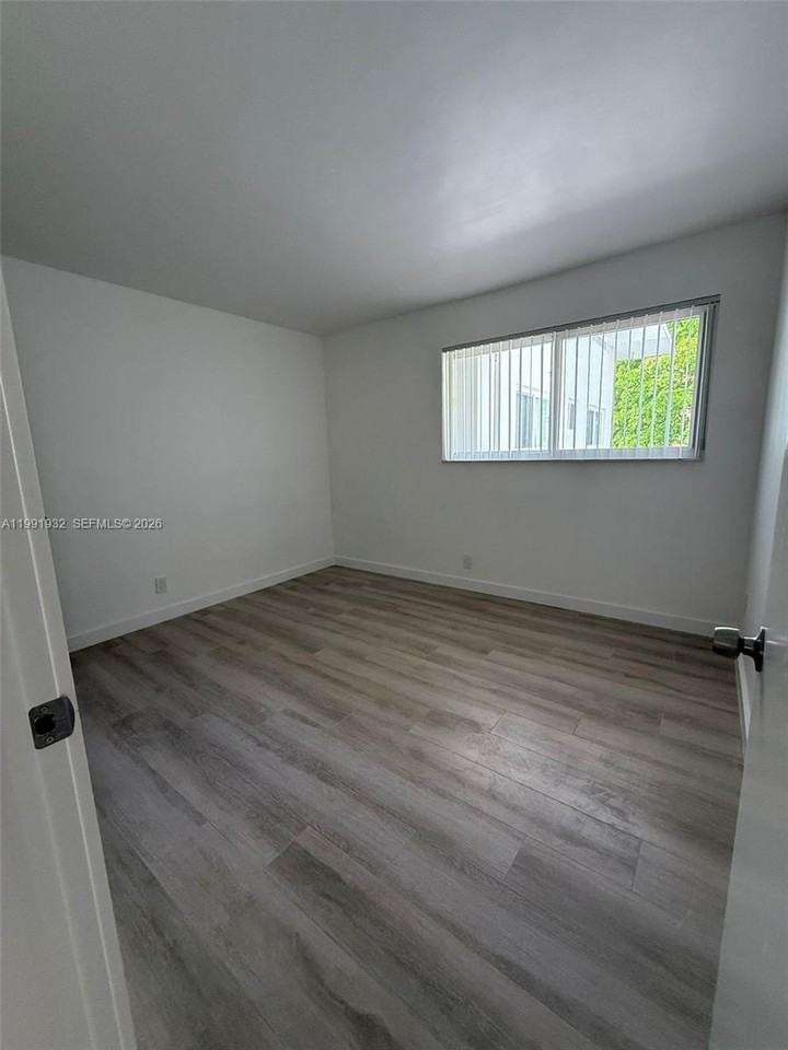 7251 Sw 82nd St #15 - Photo 7 of 15