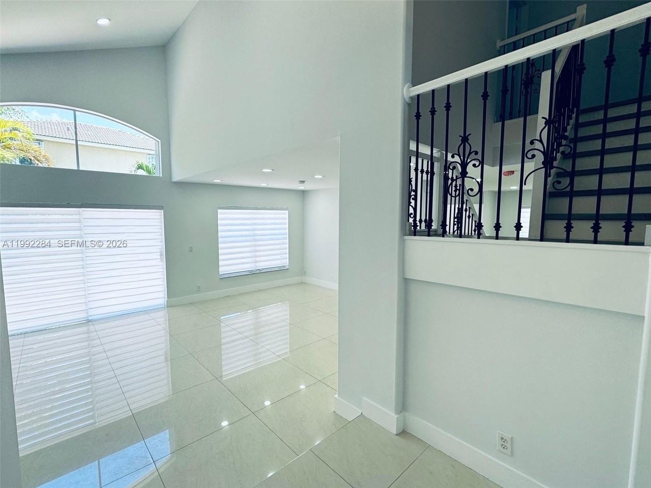 5002 Sw 35th Ter - Photo 3 of 41