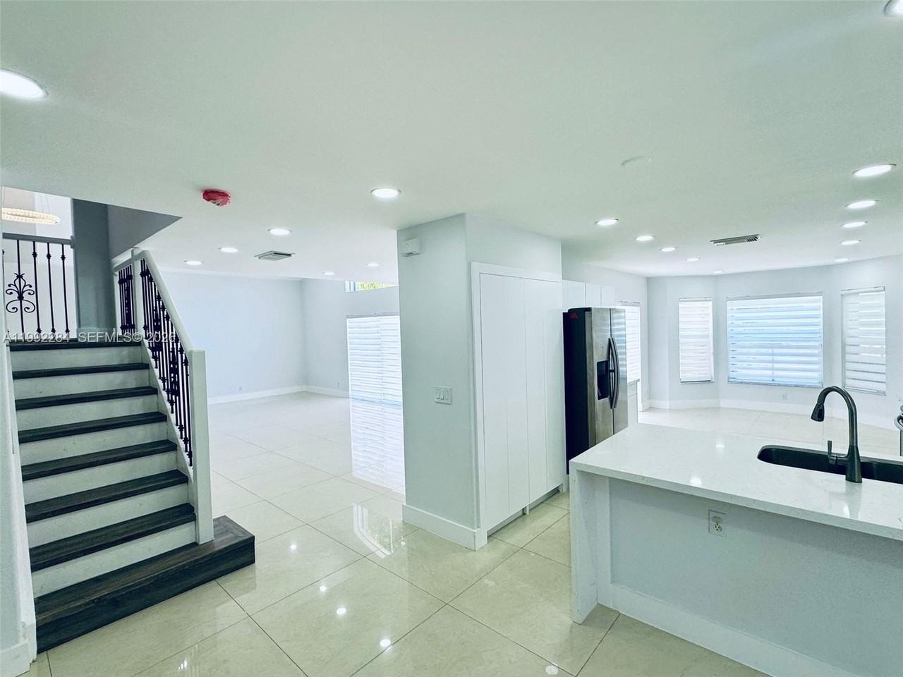 5002 Sw 35th Ter - Photo 6 of 41