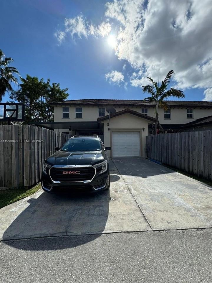 11581 Sw 244th St #11581 - Photo 3 of 33