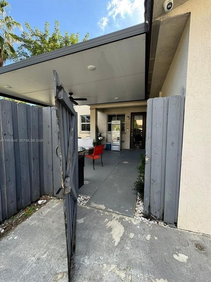 11581 Sw 244th St #11581 - Photo 4 of 33