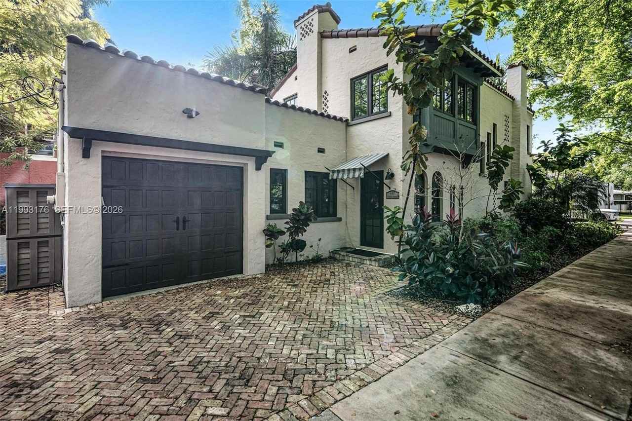 447 Giralda Ave - Photo 4 of 28