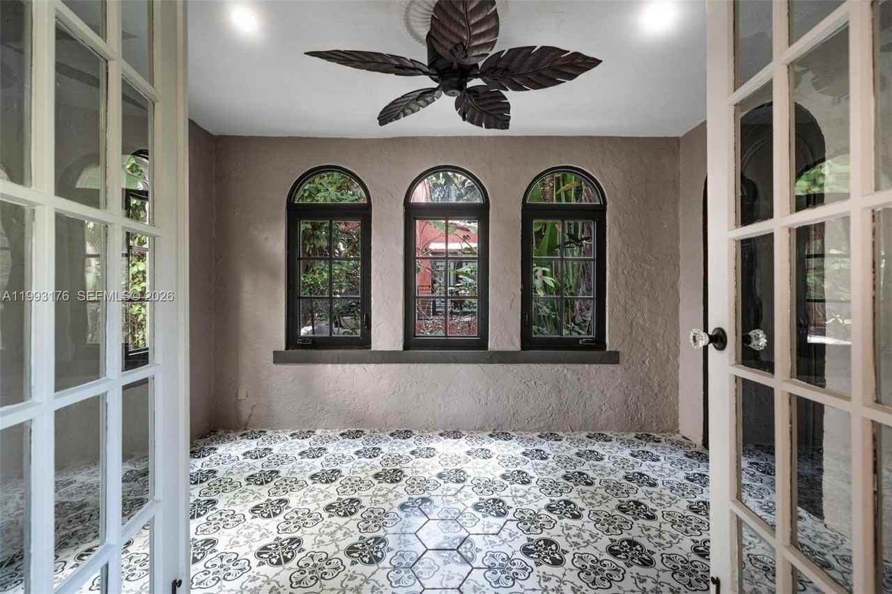 447 Giralda Ave - Photo 5 of 28