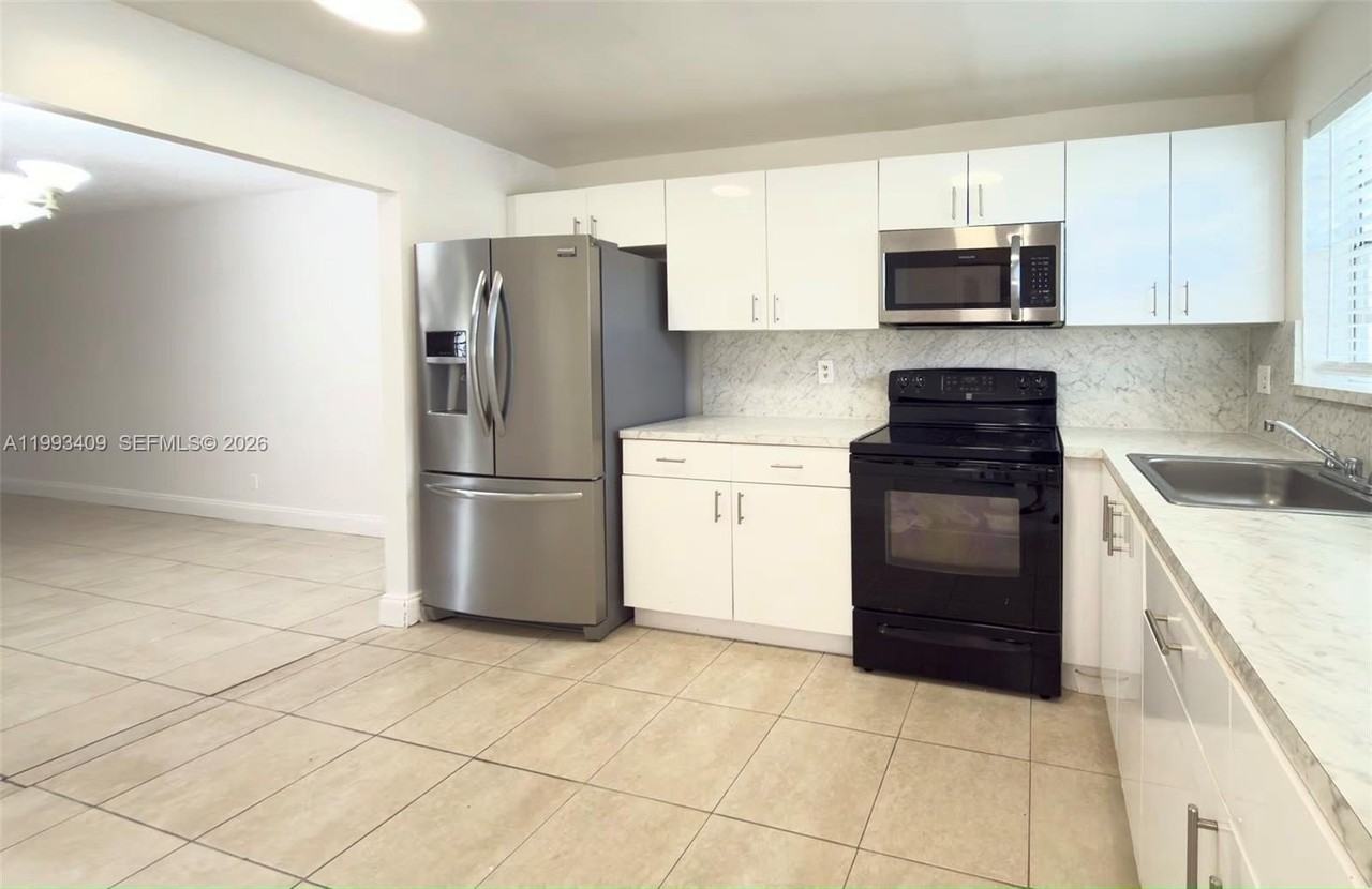 609 S State Road 7 #1C - Photo 2 of 25