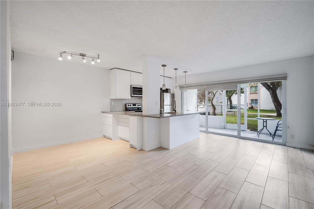 13924 Sw 90th Ter #13924 - Photo 7 of 30