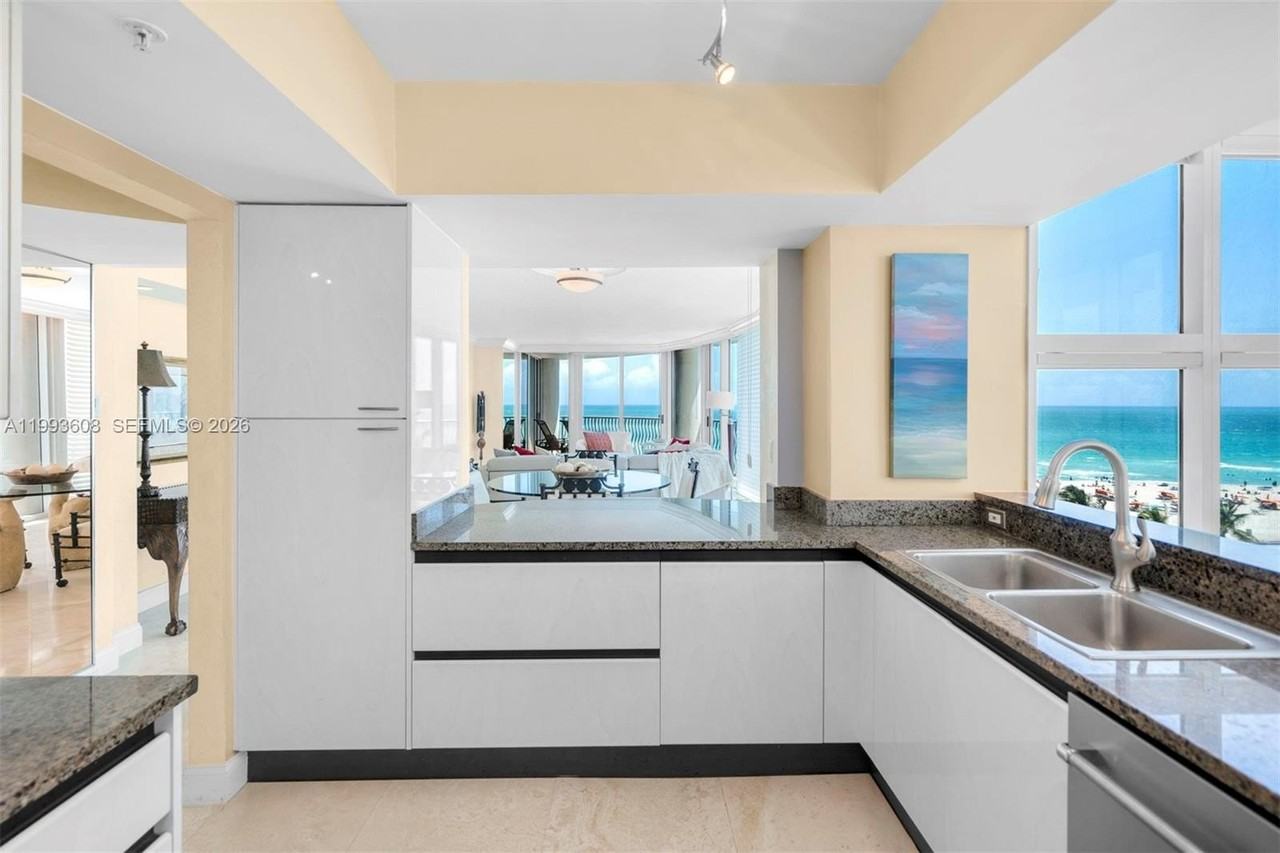 1500 Ocean Dr #702 - Photo 6 of 20