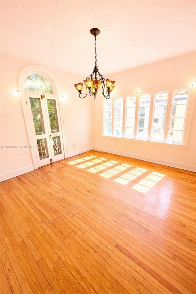 1306 Madrid St - Photo 3 of 16
