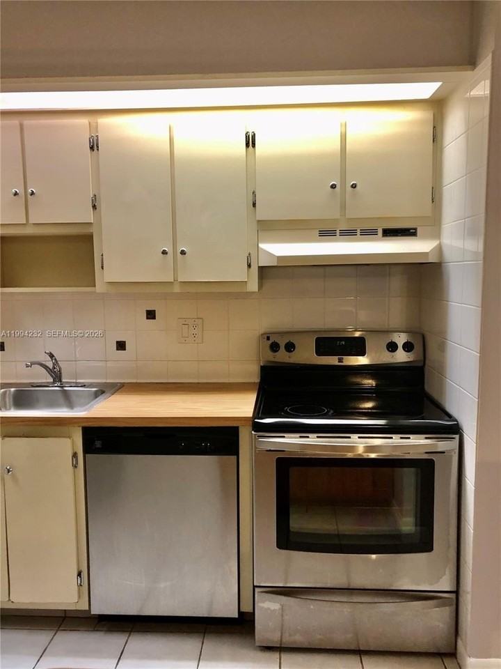 9753 W Mcnab Rd #112 - Photo 5 of 19