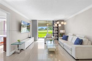 featured image of 9200 N Hollybrook Lake Dr #102