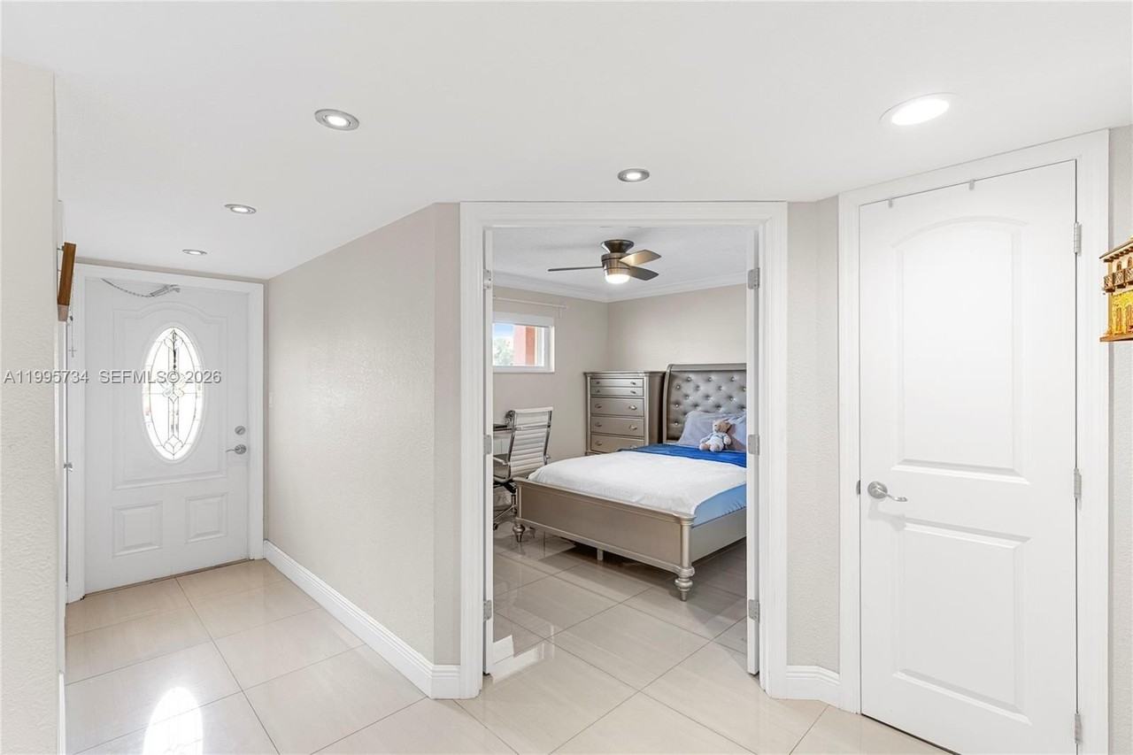 9200 N Hollybrook Lake Dr #102 - Photo 6 of 35